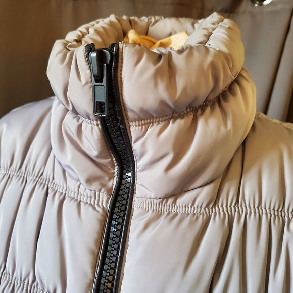 Cache Gray & Black Faux Leather Trim Puffer Vest, Size Med - Picture 5 of 9